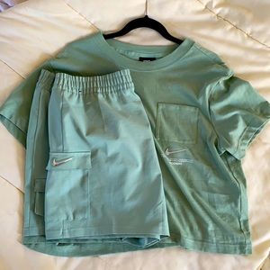 Nike Matching Green Set - Shorts and T shirt